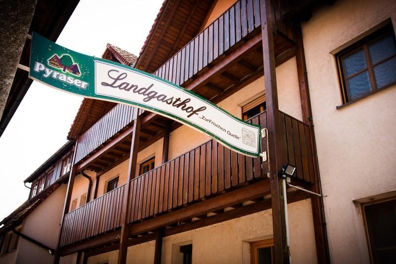 Zur Frischen Quelle Hotel Oberasbach Exterior foto